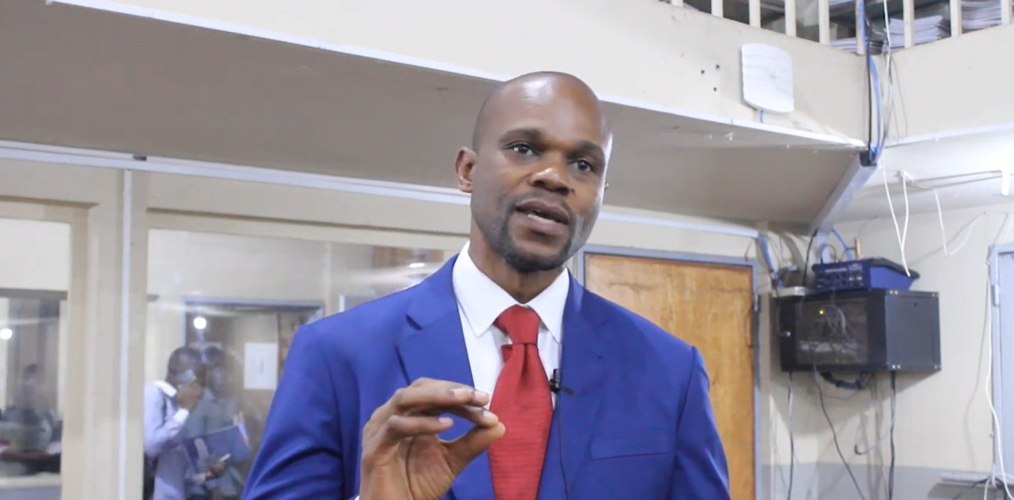 Le Dr Tshiunza Mpoyi Chéribin diplômé en neurochirurgie avec grande distinction
