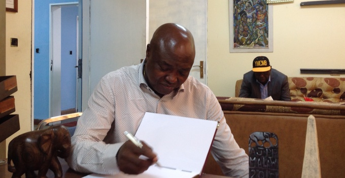 L'Ambassadeur François Balumuene à la faculté