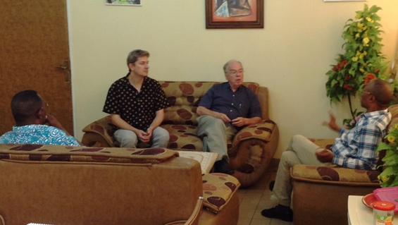 Le Professeur De Mol de l'Université de Liège et Mr Patrick en visite