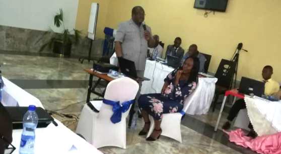 Professeur Patrick Kayembe à l'édition du DIU VIH-TB-HV