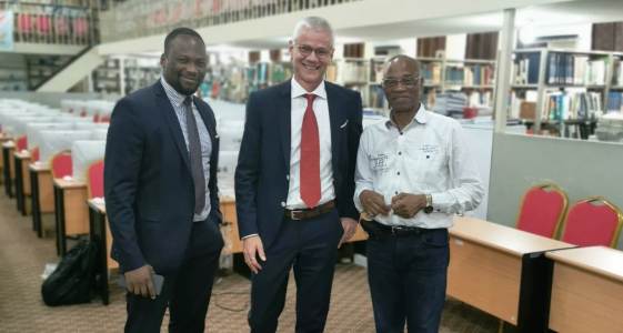 Le Professeur Jean Christophe et Arnold Sulu en visite