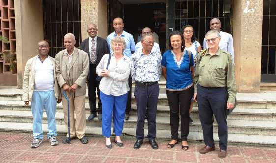 L'équipe de chirurgie pédiatrique de Paris à la faculté de Médecine
