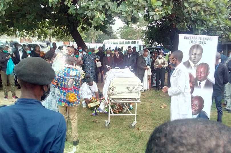 Cérémonie funéraire en hômmage au Professeur KINSALA