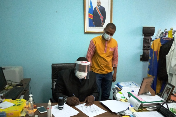 Séance de travail avec le VDE Roger Wumba