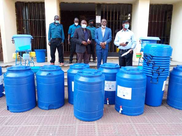 Don des matériels à la faculté