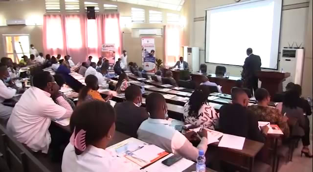 Partagent d'expériences des scientifiques sur la prise en charge du Lupus aux CUK