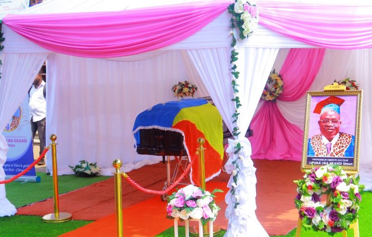 Hommage au professeur émérite Simon Lufuma Lwa Nkandi