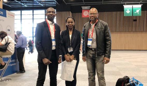 Alain Bakebe et Abbi Monique Bilungula au congrès de l ERS à Paris