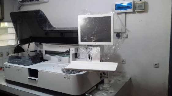 Equipement du laboratoire de biologie clinique des Cliniques  Universitaires de  Kinshasa