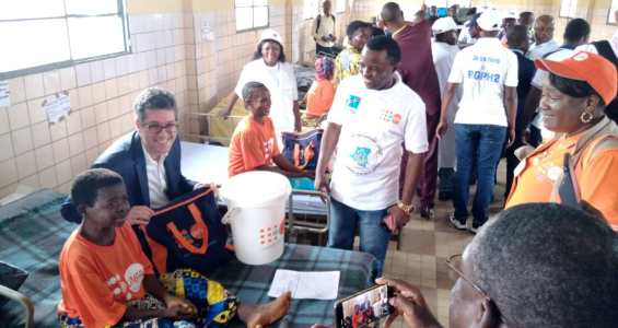 Hopital de Lusambo. L' équipe d' urologie des cliniques universitaires