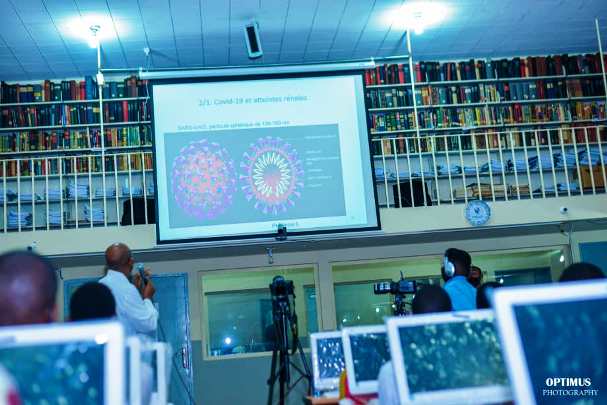 Conférence sur la covid19 organisée par le forum substance grise.