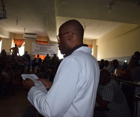 Discours du Vice-Doyen et Médecin-Directeur des Cliniques Universitaires de Kinshasa à l’occasion de la cérémonie des échanges des vœux et de la remise des prix à 4 agents ce vendredi 25 janvier 2019