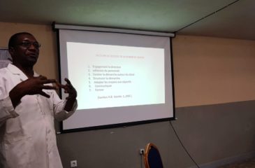 Le Prof. Roger MBUNGU, point focal de l'Assurance qualité à l'Université de Kinshasa