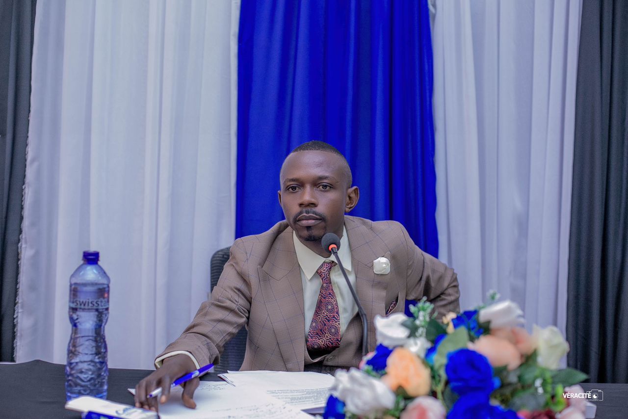 DEFENSE DE MEMOIRE DE D.E.A DE L’ASSISTANT CHRISTIAN YENYI ODIMULA