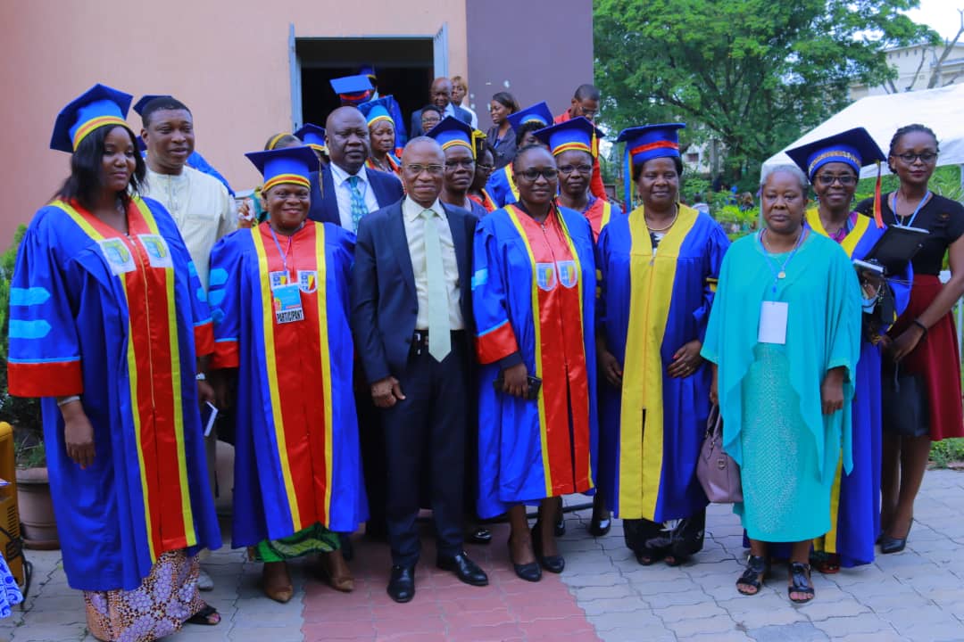 Clôture du mois des droits de la femme a l’université de Kinshasa. Les femmes professeures de l’Unikin a l’honneur !