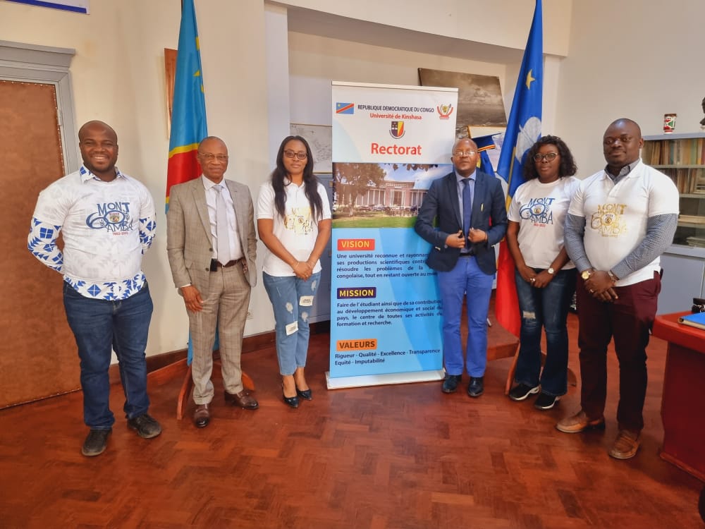 Réception d'une délégation représentant une association des anciens de Mont-Amba