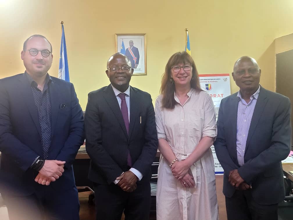 Jeudi 20 04 2023, cabinet du Secrétariat Général à la Recherche, Réception des Professeurs Ibongo, historien et Dircab SEM La Ministre RDC de la Culture