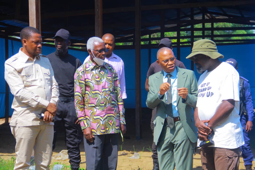 Visite d'inspection des travaux de hangar qui va abriter les étudiants de première licence (LMD)