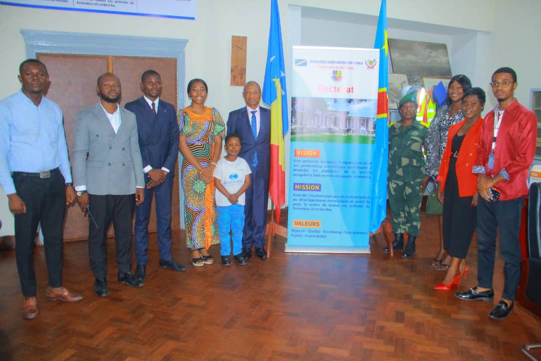 Visite de courtoisie du Commandant de bataillon Quartier Général des Forces Terrestres de la RDC à l'Université de Kinshasa