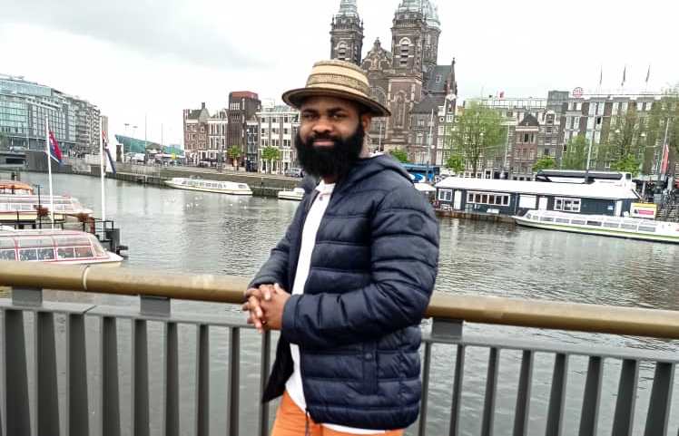 le Professeur Haddy MBUYI KATSHIATSHIA, Vice-Doyen chargé de l’Enseignement, a été désigné lauréat de la subvention O&J Péters 2025