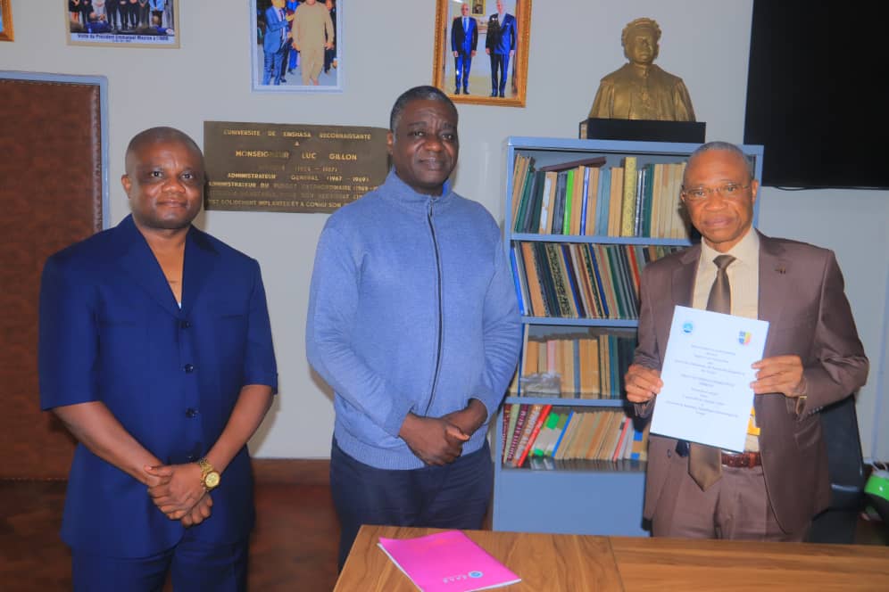 Signature du protocole d'entente entre l'Université de Yangtze (Chine) et l'Université de Kinshasa (RDC)