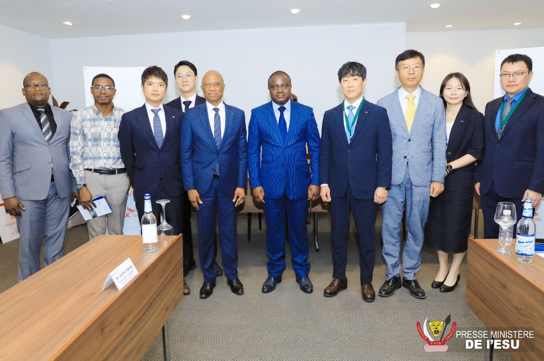 Signature de la lettre d'intention pour l'installation d'une zone informatique à l'Université de Kinshasa