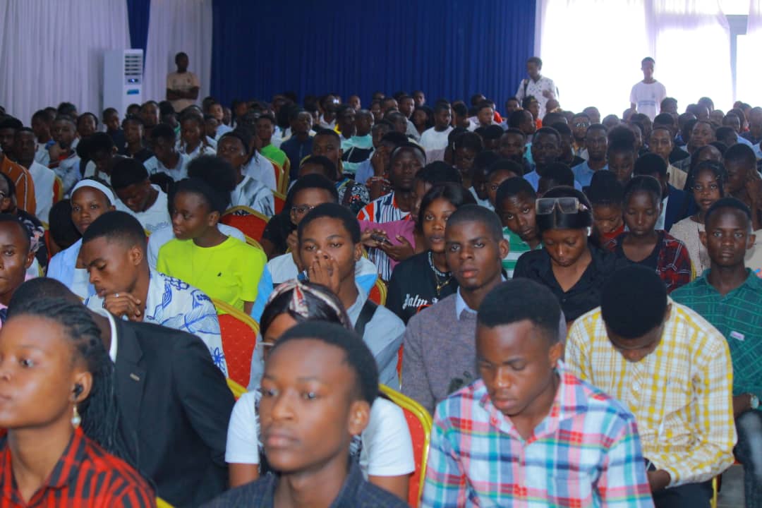 Cérémonie d'accueil pour les nouveaux étudiants à l'Université de Kinshasa : Cultiver un esprit entrepreneurial pour réussir