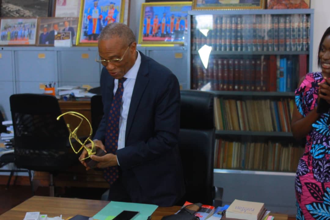 Le Recteur de l'Université de Kinshasa honoré par son Cabinet pour ses réalisations et son rôle d'ambassadeur de l'Université de Liège