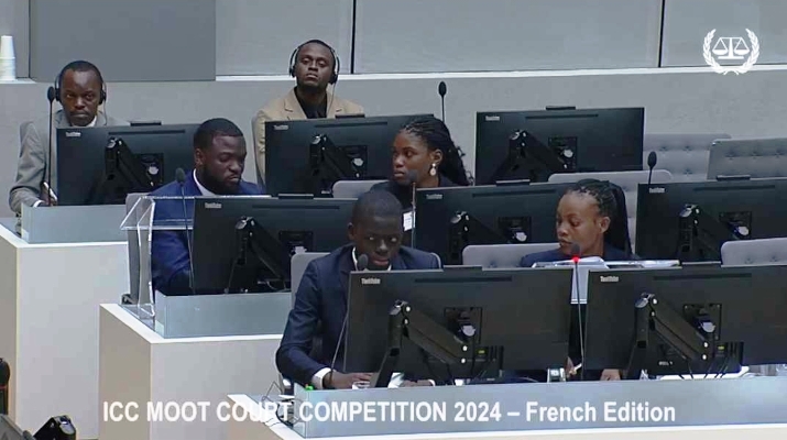 L’Université de Kinshasa termine à la 2ème place au concours de procès fictif de la CPI, le prix du « Meilleur orateur » décerné à Débora Sabanga