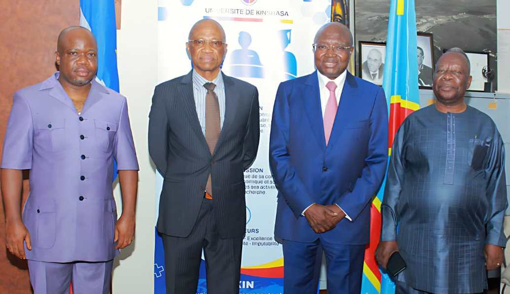 Visite de l'Ambassadeur BALUMWENE à l'université de Kinshasa