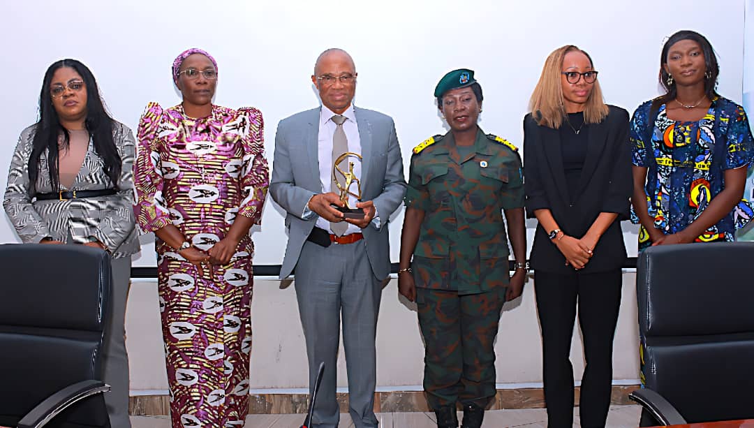 Le Recteur Jean-Marie KAYEMBE NTUMBA récompensé pour sa vision de la masculinité positive à l’Université de Kinshasa