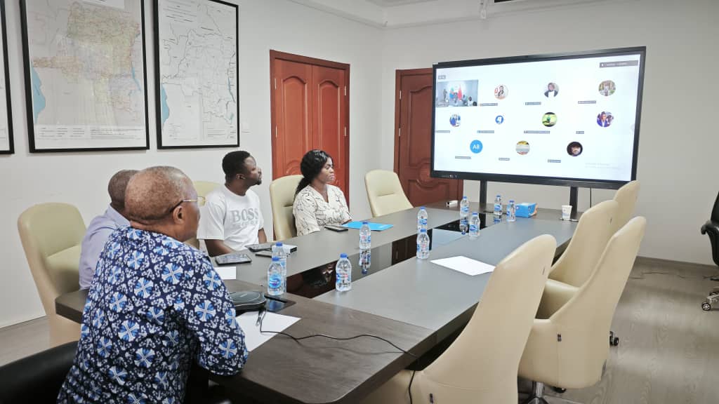 Le Recteur Jean-Marie KAYEMBE  participe à un colloque international sur l'émergence de la RDC à HUWAN en CHINE en marge des 65 ans de l'indépendance
