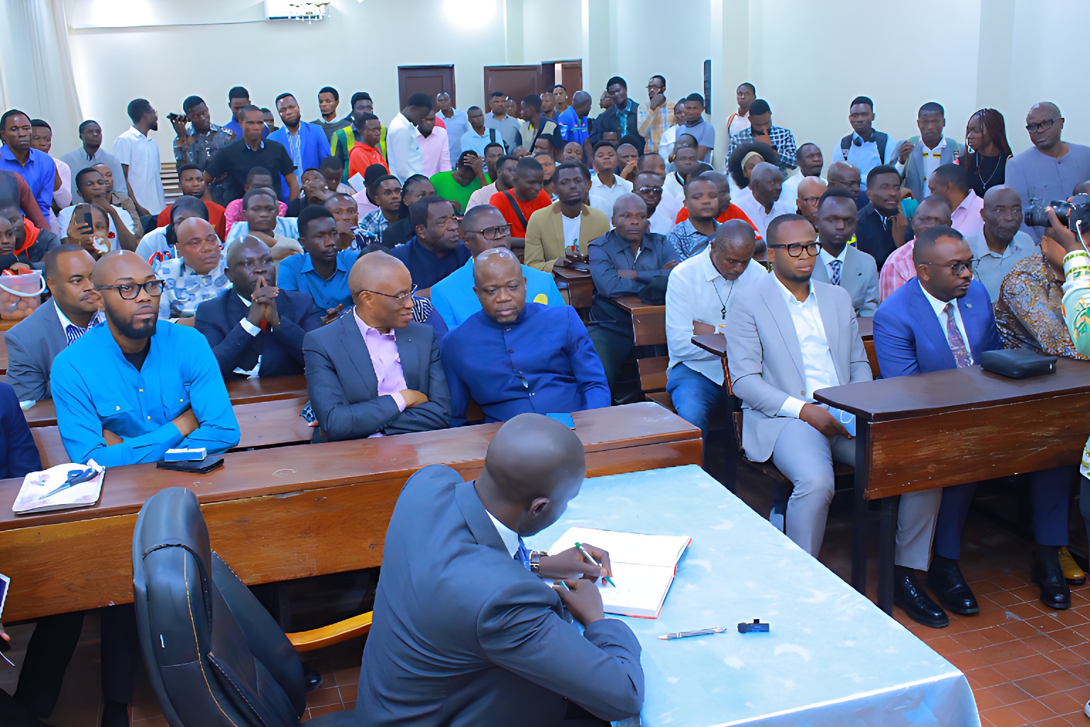 Inauguration de l’Auditoire SAMY ADUBANGO par le Vice-Ministre de la Défense Nationale à l’Université de Kinshasa