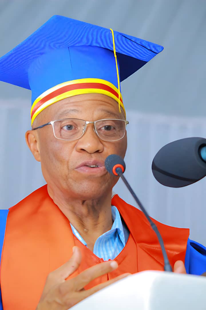 Le Recteur Jean-Marie KAYEMBE NTUMBA honore de sa présence le colloque sur l’innovation et le développement durable à Dakar