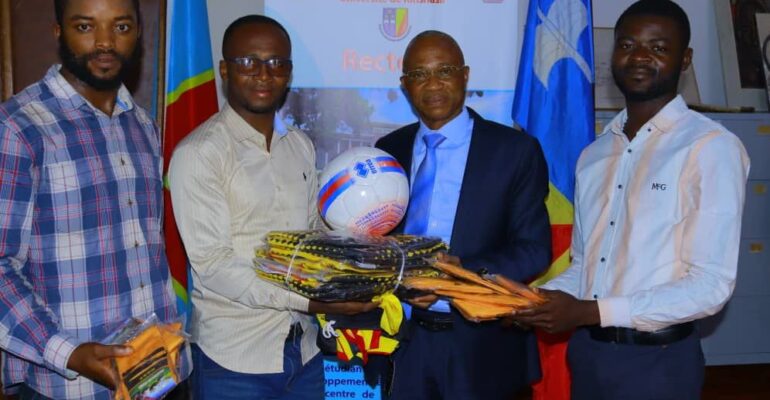 recteur et le coordonateur pour le match