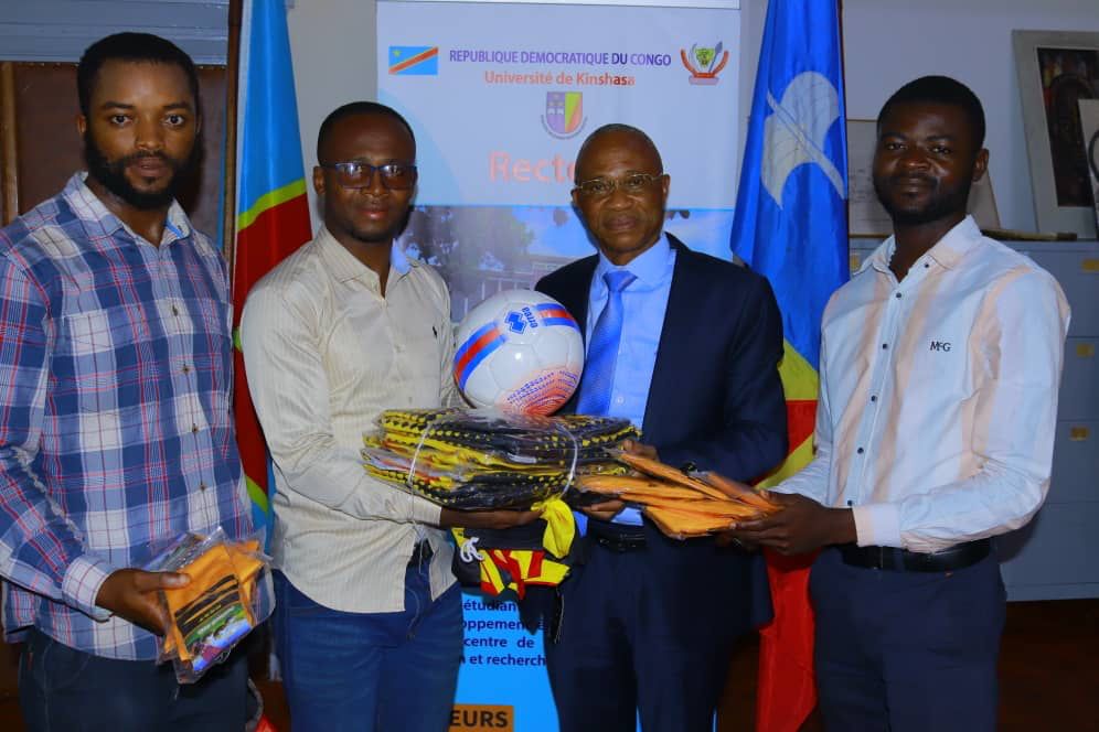 Le Coordonnateur des étudiants de l’Unikin fait rapport au Recteur du match