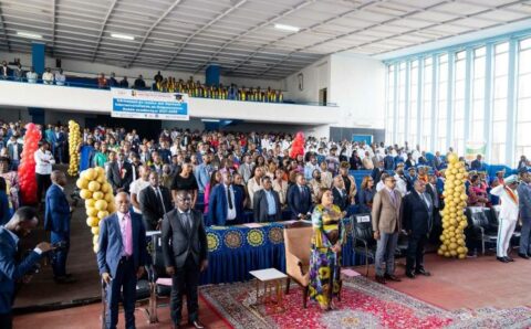 Denise Nyakeru Drepano a unikin