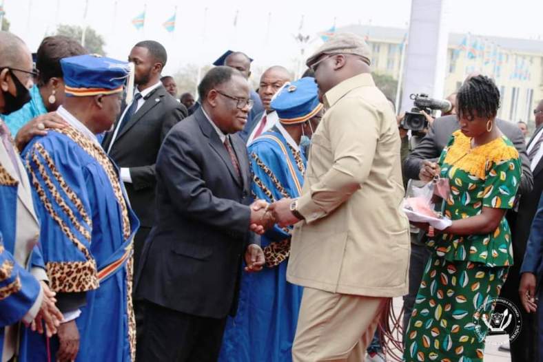 Don de 80 véhicules tout-terrain aux professeurs émérites de l’ESU par le président Felix Antoine Tshisekedi