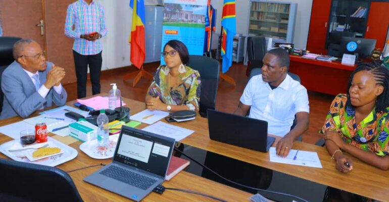 cimment unikin 4
