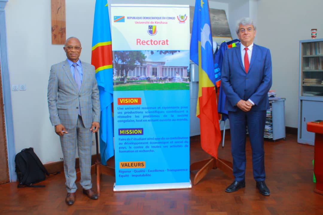 Visite de Son Excellence Monsieur l'Ambassadeur de la République Française en RDC à l'Université de Kinshasa.