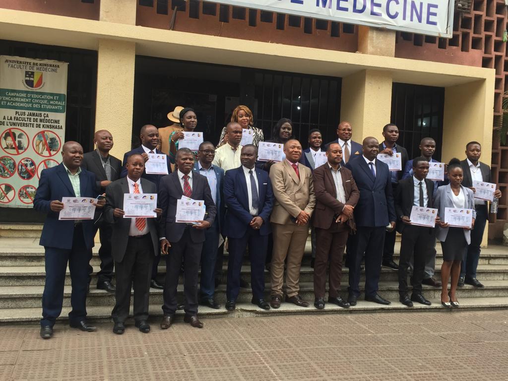 Remise des certificats de la formation avancée en évaluation des programmes dans les secteurs publics.