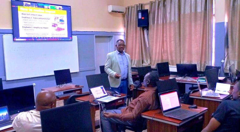 L’atelier africain de formation sur les BIOGENOMICS organisé par le Laboratoire de Biologie Moléculaire de la Faculté de Médecine a pris fin sous la direction du Professeur MVUMBI LELO Georges, Chef de Département des Sciences de Base de la Faculté de Médecine