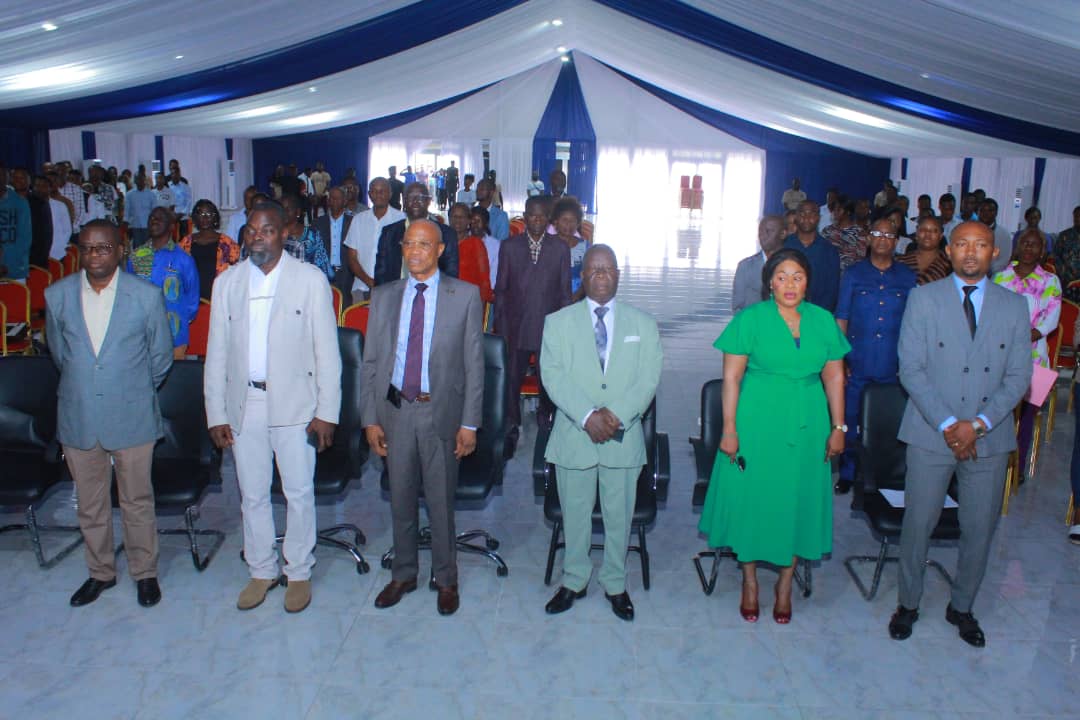 Visite à l'Université de Kinshasa de Charles ONANA, L'écrivain