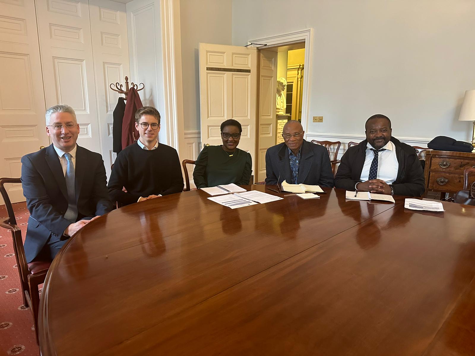 Le Recteur de l'Unikin a été reçu à EDINBURG UNIVERSITY