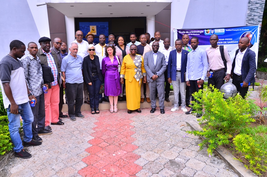 Un séminaire de recherche intitulé « Pour une étude empirique rigoureuse des modernités africaines » organisé par l’Ecole de criminologie de l’Université de Kinshasa, en partenariat avec l’Institut Français de Kinshasa du 25 mars au 1 er avril 2024 à l’Université de Kinshasa