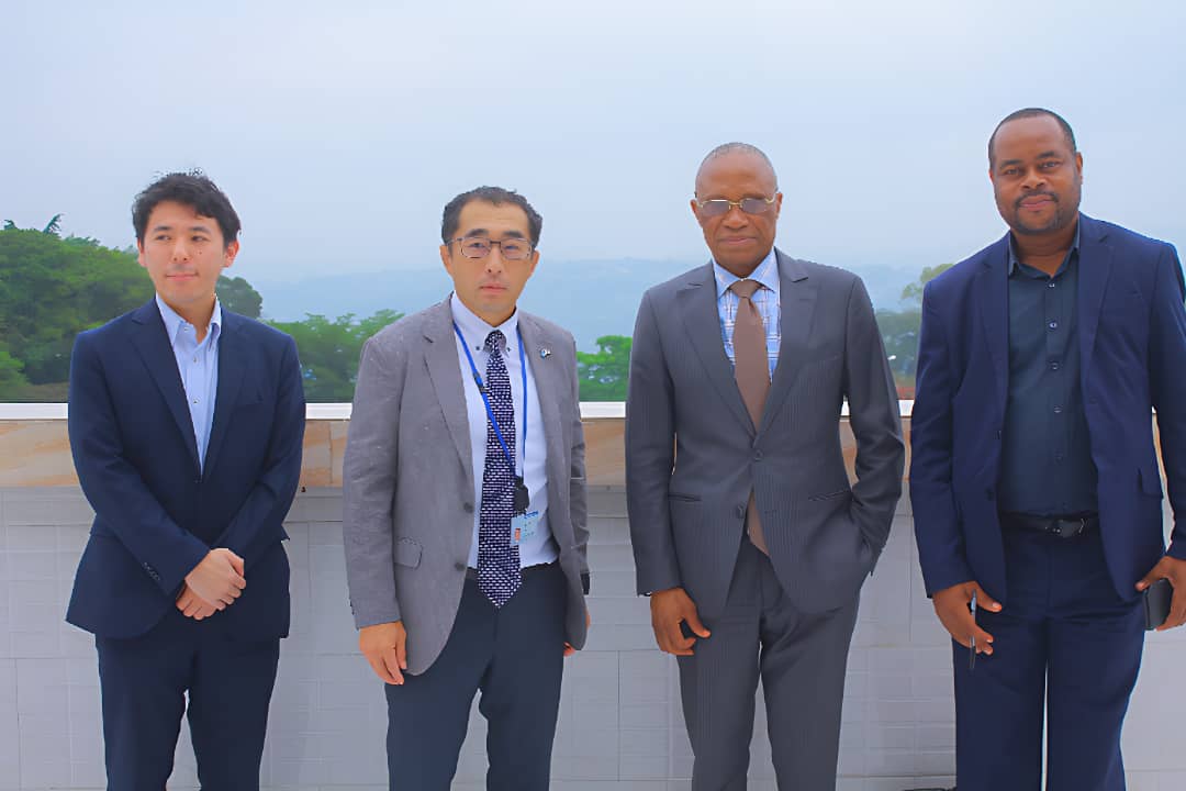 Le Recteur Jean-Marie KAYEMBE reçoit le Représentant de JICA-RDC