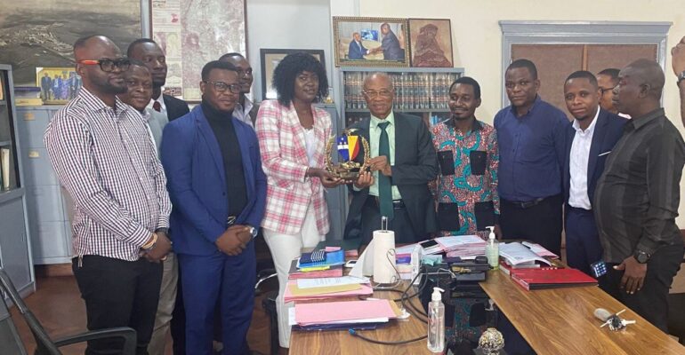 Le leadership du Recteur KAYEMBe