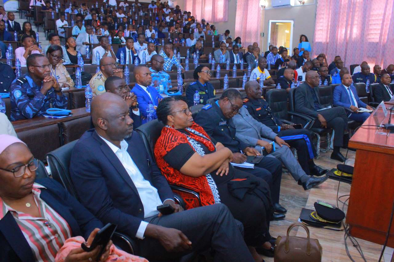 Bilan de la Réforme de la Police Nationale Congolaise : Une Analyse de la Matinée Scientifique à l'Université de Kinshasa