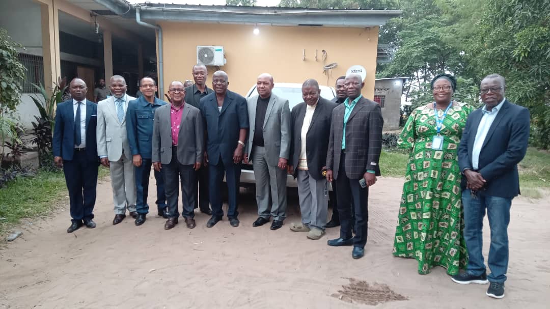 Le Bureau de l'OMS en RDC reçu par le Doyen, le Prof Jean Paul Sekele Isourady B , assisté par le Bureau Décanal et les Chefs des Départements