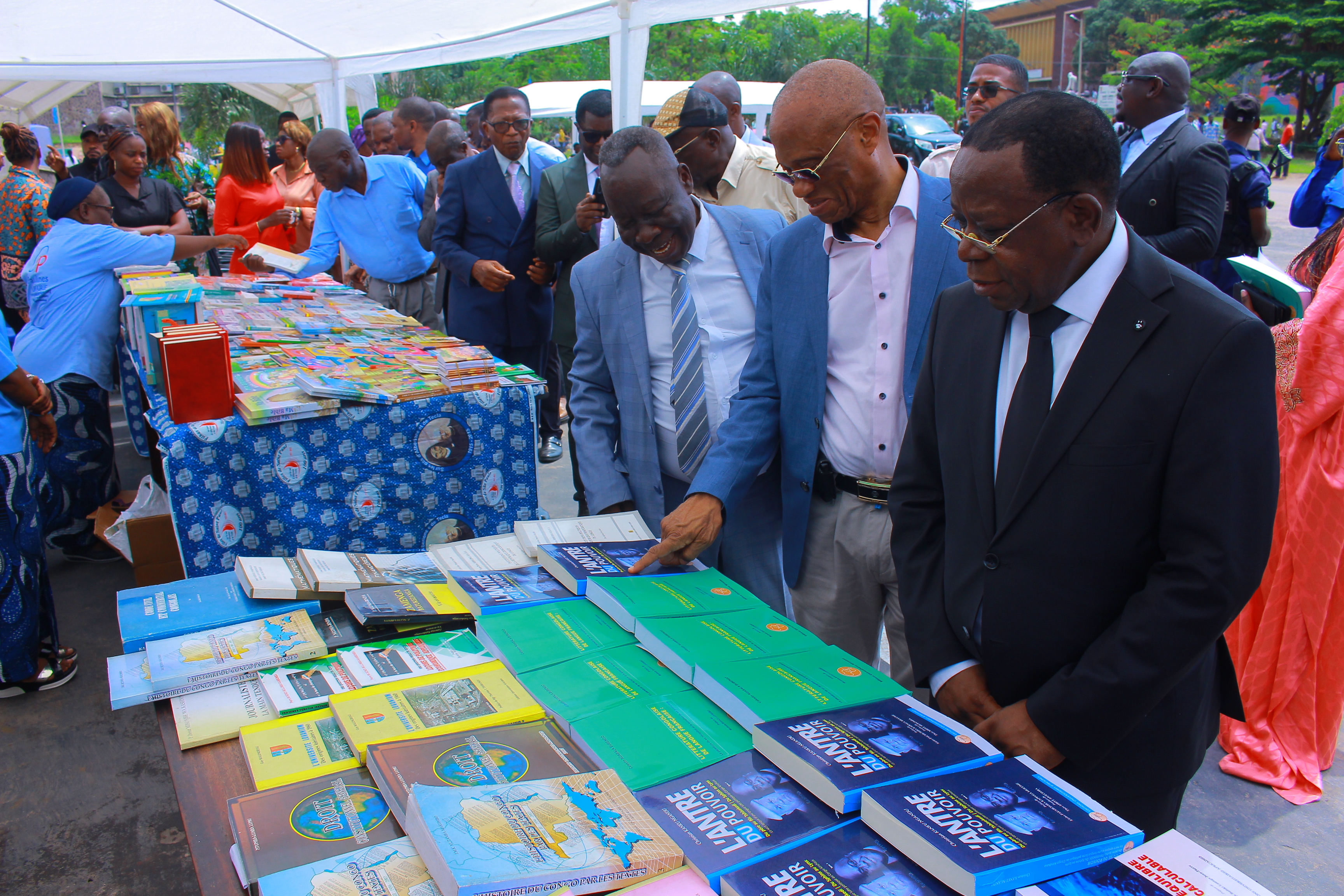 Le FELICO 2025 officiellement lancé avec le baptême d’un ouvrage par le Professeur BAHATI LUKWEBO